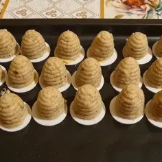 Jak zrobić ule ciastka - prosty przepis na pyszne no-bake desery