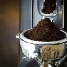 Ile parzy się kawa? Odkryj sekrety idealnego smaku kawy