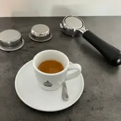 Ile gram kawy na espresso? Odkryj idealną proporcję dla smaku