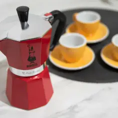 Jak mielić kawę do kawiarki, aby uniknąć wodnistego smaku?