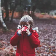 Jaka herbata dla dzieci? Bezpieczne i zdrowe opcje dla maluchów