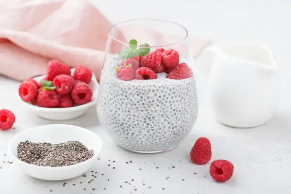 Jak długo pudding z chia może stać w lodówce? Sprawdź, by uniknąć zepsucia!